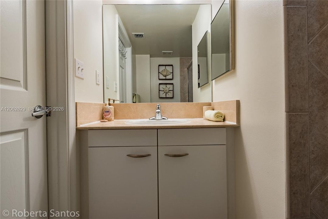 For Rent: $3,750 (2 beds, 2 baths, 1150 Square Feet)