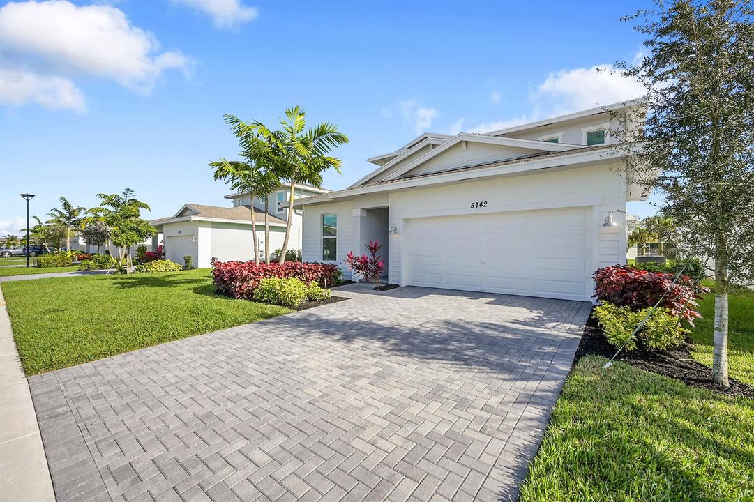 5742 Graceful Way