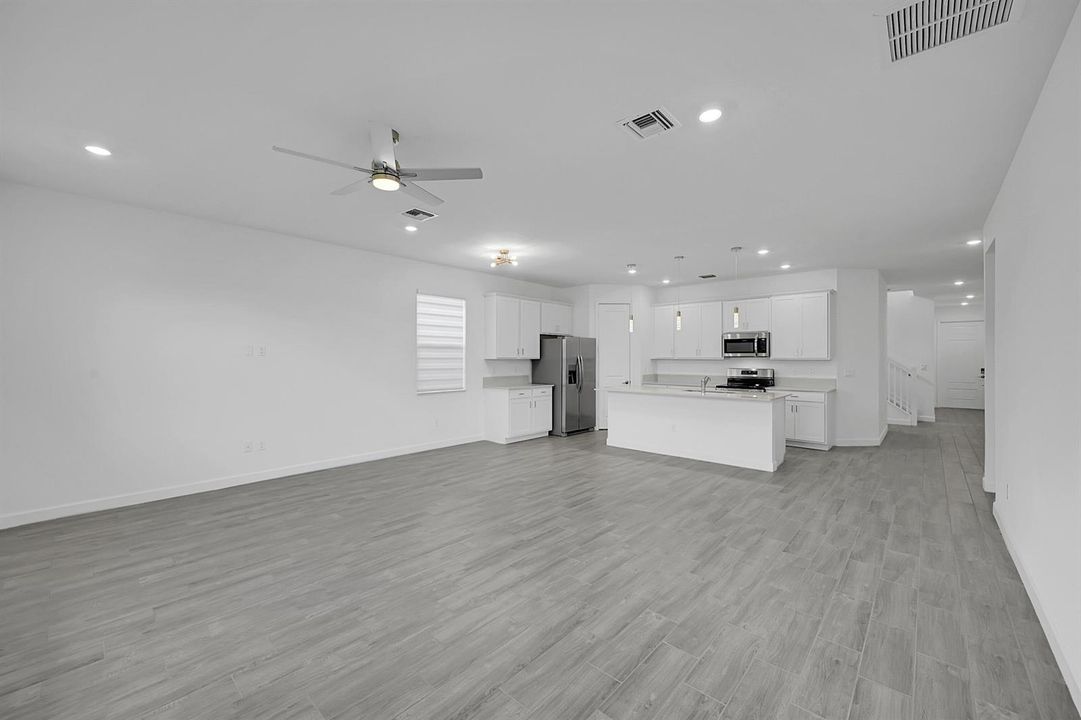 5742 Graceful Way