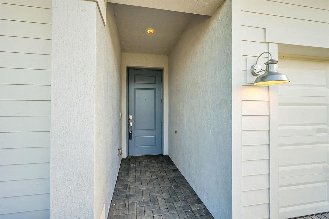 5742 Graceful Way