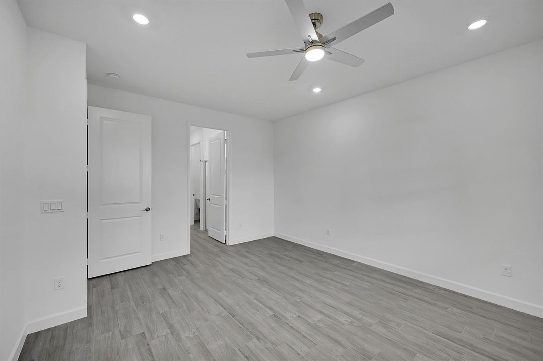5742 Graceful Way