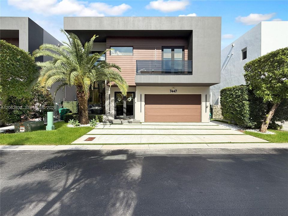 На продажу: $1,649,000 (5 спален, 5 ванн, 3113 Квадратных фут)