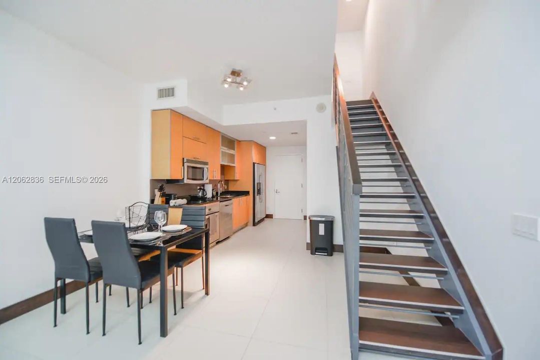 En Venta: $465,000 (1 camas, 1 baños, 877 Pies cuadrados)