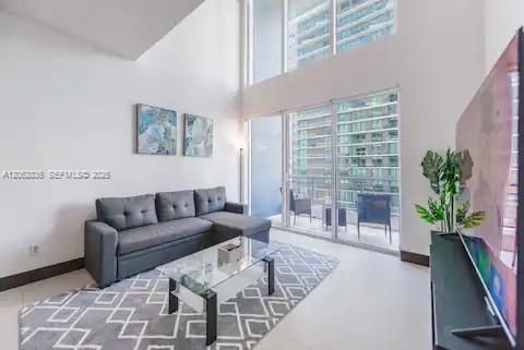 En Venta: $465,000 (1 camas, 1 baños, 877 Pies cuadrados)