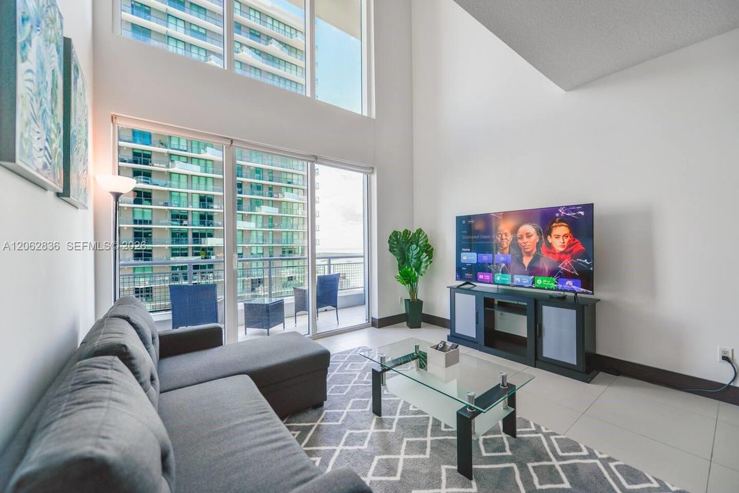 En Venta: $465,000 (1 camas, 1 baños, 877 Pies cuadrados)