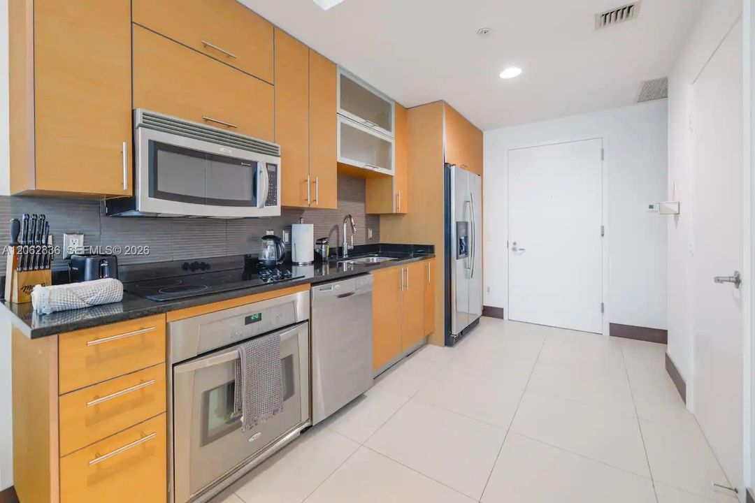 En Venta: $465,000 (1 camas, 1 baños, 877 Pies cuadrados)