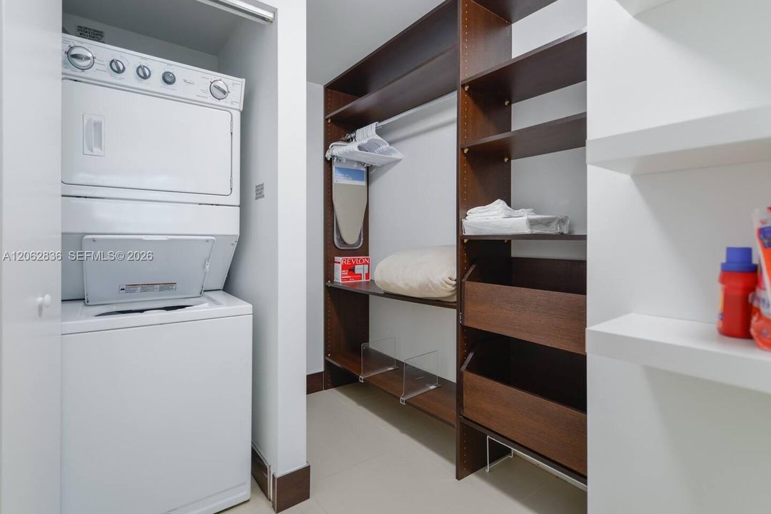 En Venta: $465,000 (1 camas, 1 baños, 877 Pies cuadrados)