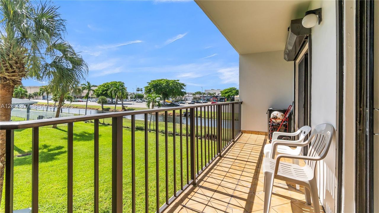 En Venta: $275,000 (3 camas, 2 baños, 994 Pies cuadrados)
