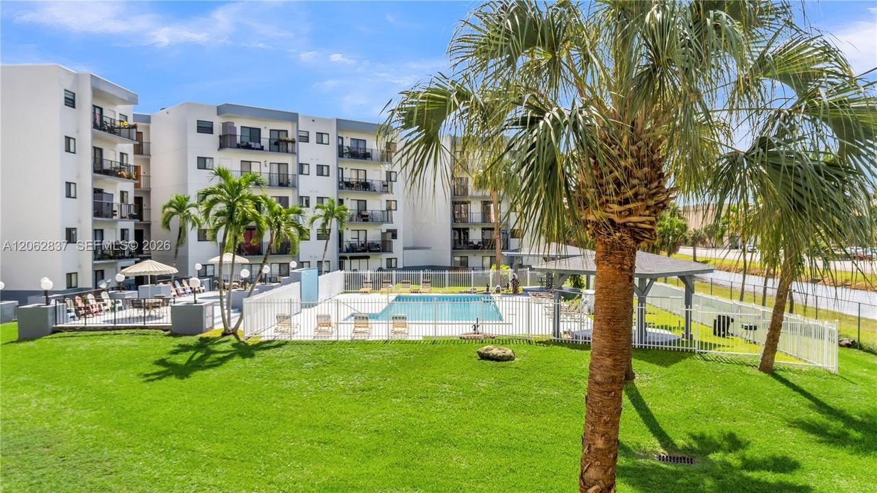 En Venta: $275,000 (3 camas, 2 baños, 994 Pies cuadrados)