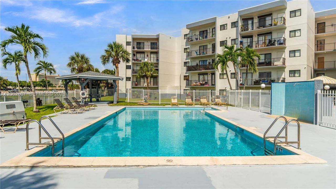 En Venta: $275,000 (3 camas, 2 baños, 994 Pies cuadrados)
