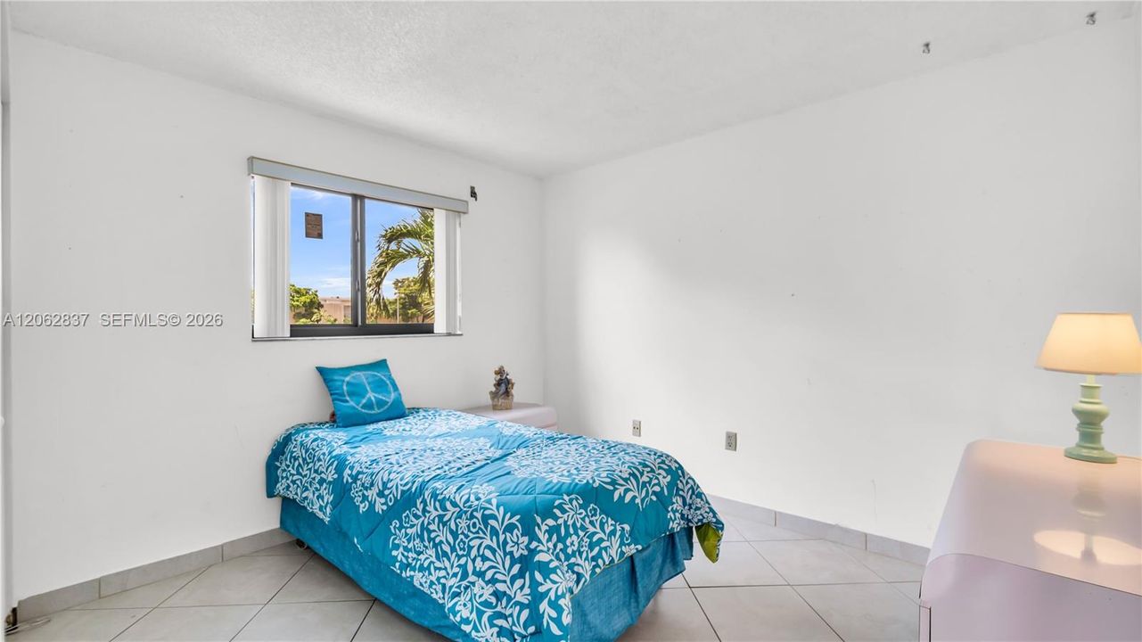 En Venta: $275,000 (3 camas, 2 baños, 994 Pies cuadrados)