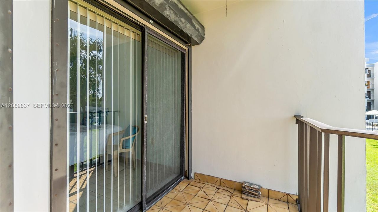 En Venta: $275,000 (3 camas, 2 baños, 994 Pies cuadrados)