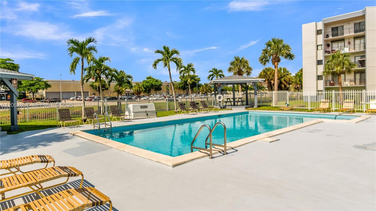 En Venta: $275,000 (3 camas, 2 baños, 994 Pies cuadrados)