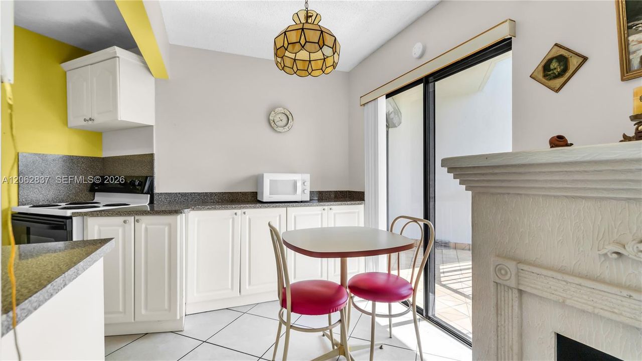 En Venta: $275,000 (3 camas, 2 baños, 994 Pies cuadrados)