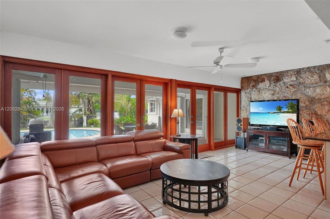 For Sale: $1,700,000 (4 beds, 3 baths, 2822 Square Feet)