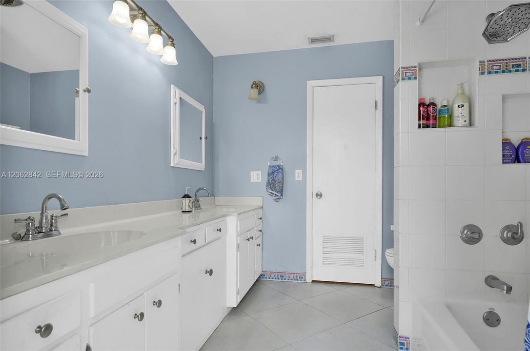 For Sale: $1,700,000 (4 beds, 3 baths, 2822 Square Feet)