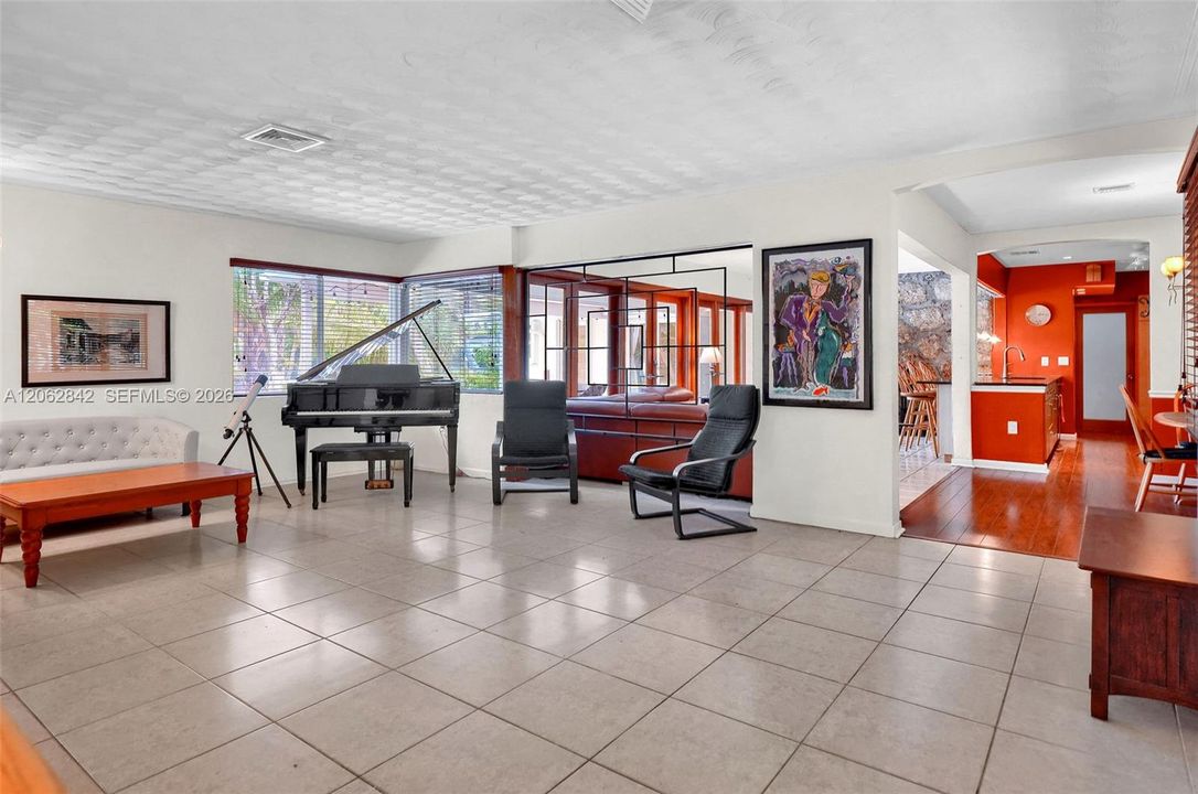 For Sale: $1,700,000 (4 beds, 3 baths, 2822 Square Feet)