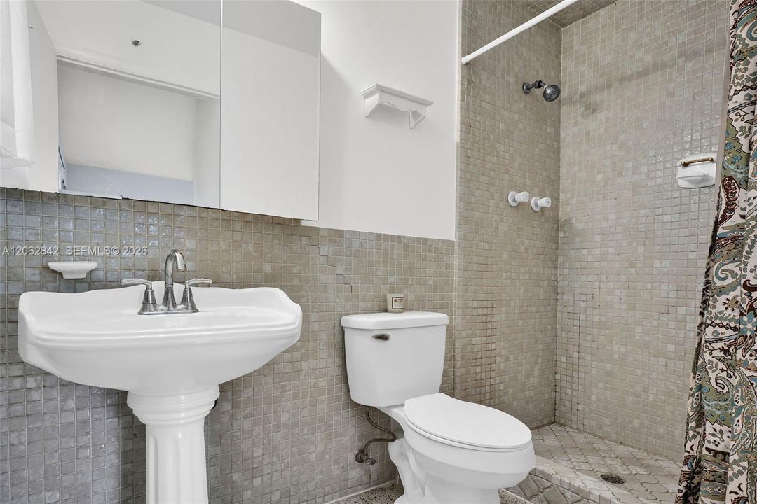 For Sale: $1,700,000 (4 beds, 3 baths, 2822 Square Feet)
