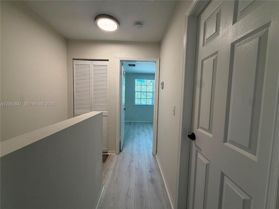 For Rent: $2,350 (2 beds, 1 baths, 1050 Square Feet)