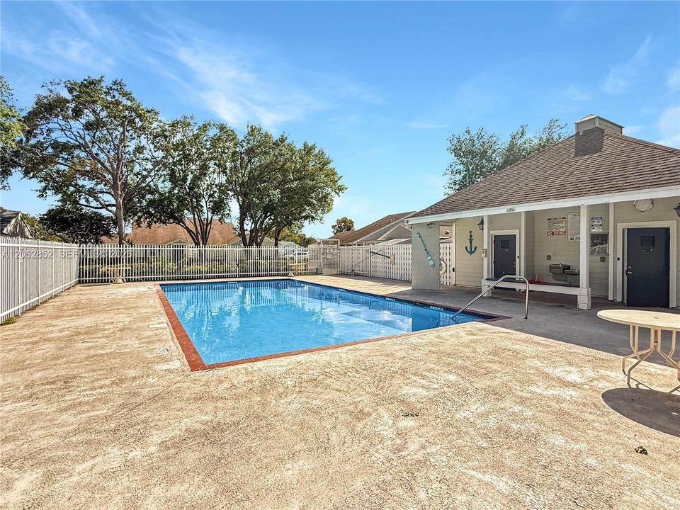 Walking Distance Clubhouse Pool