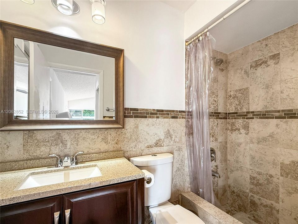 В аренду: $2,300 (2 спален, 1 ванн, 738 Квадратных фут)