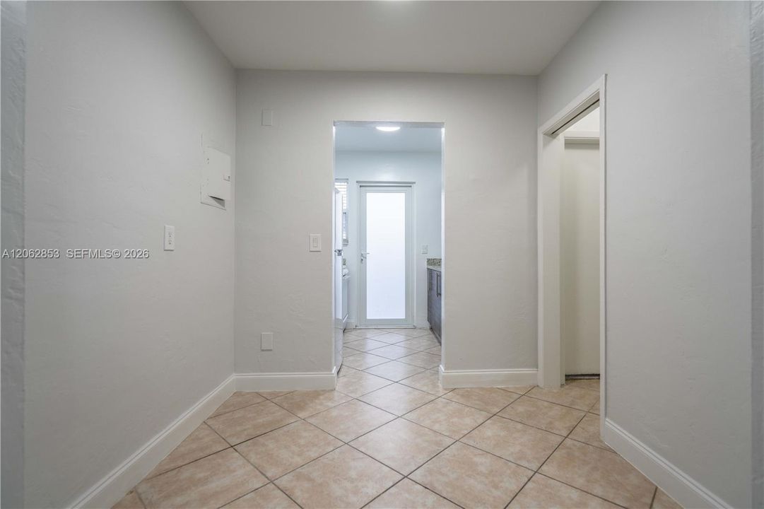 В аренду: $1,500 (0 спален, 1 ванн, 500 Квадратных фут)