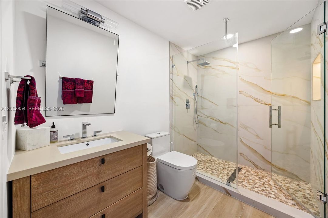 For Sale: $850,000 (2 beds, 2 baths, 1323 Square Feet)