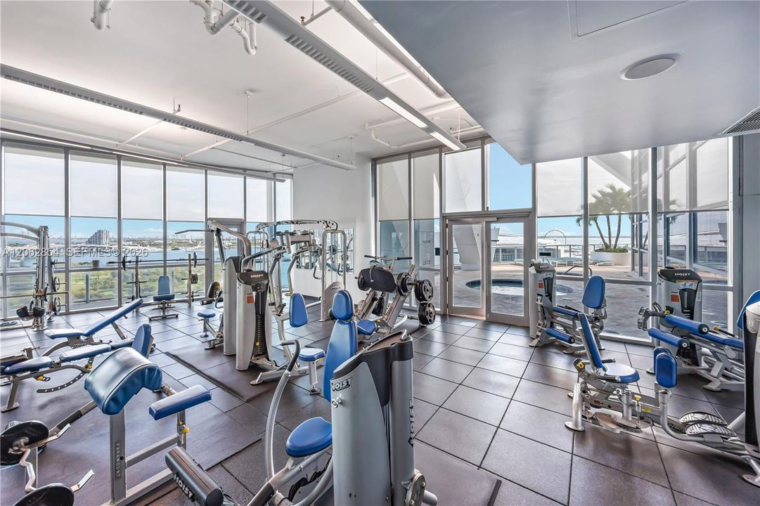 For Sale: $850,000 (2 beds, 2 baths, 1323 Square Feet)