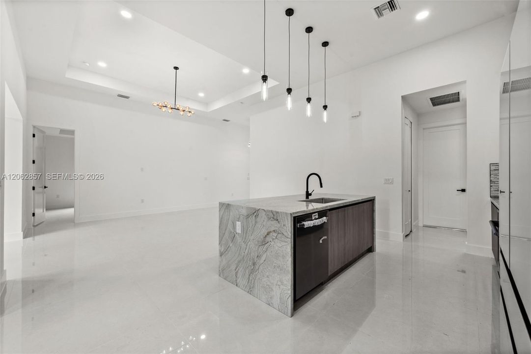 На продажу: $475,000 (4 спален, 3 ванн, 2166 Квадратных фут)