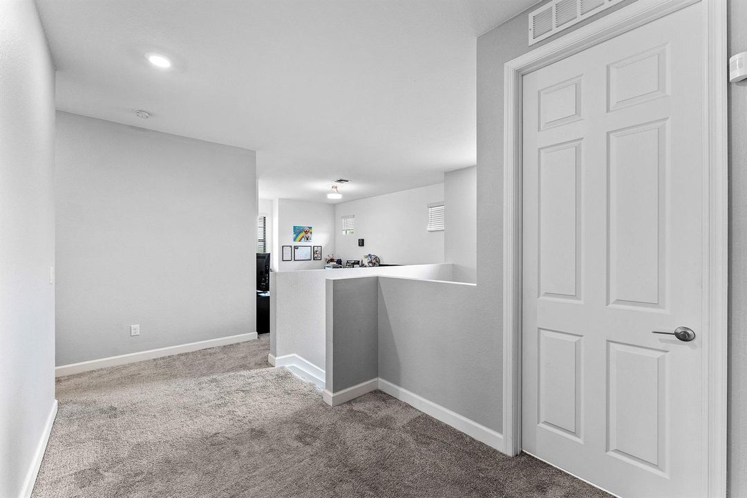WALKING CLOSET