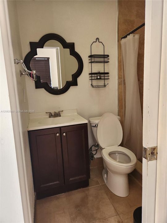 For Rent: $1,300 (0 beds, 1 baths, 1173 Square Feet)