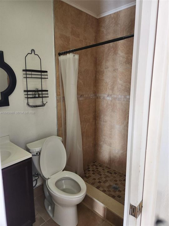 For Rent: $1,300 (0 beds, 1 baths, 1173 Square Feet)