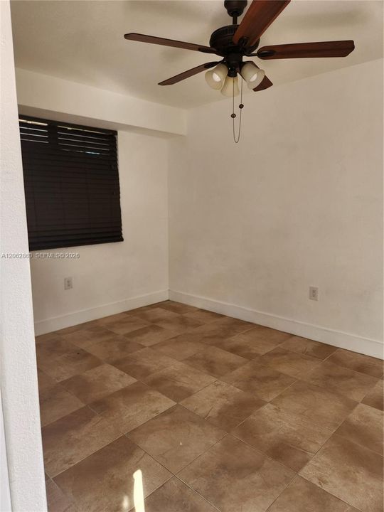 For Rent: $1,300 (0 beds, 1 baths, 1173 Square Feet)