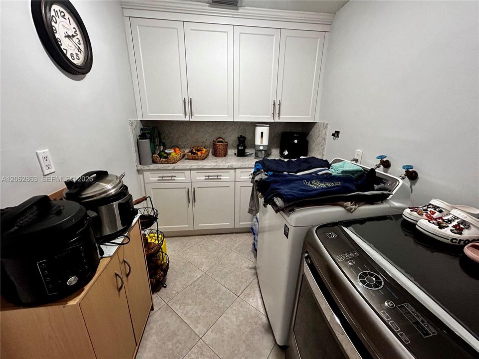 В аренду: $3,450 (3 спален, 2 ванн, 1152 Квадратных фут)