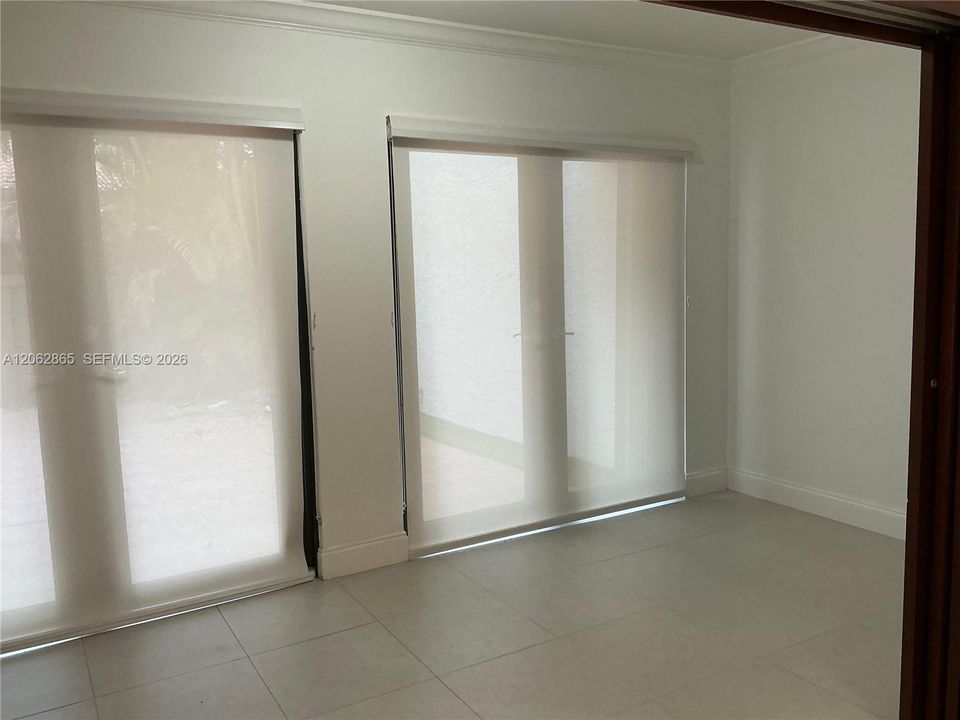 Activo con contrato: $3,500 (4 camas, 3 baños, 1825 Pies cuadrados)