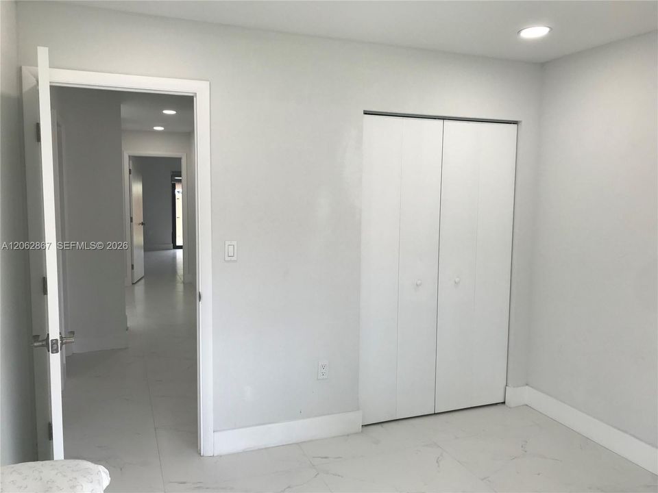 В аренду: $4,000 (4 спален, 2 ванн, 1831 Квадратных фут)