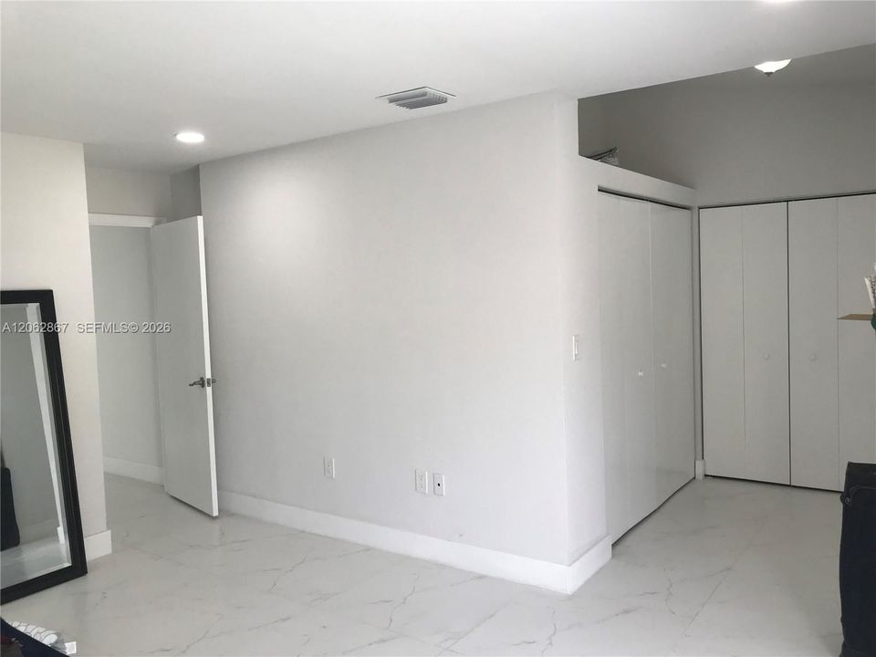 В аренду: $4,000 (4 спален, 2 ванн, 1831 Квадратных фут)