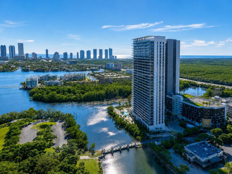На продажу: $960,000 (3 спален, 3 ванн, 1557 Квадратных фут)
