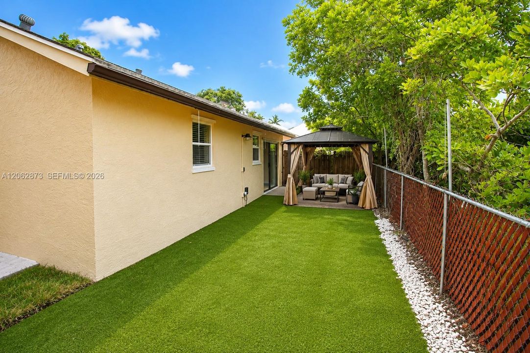 En Venta: $585,000 (3 camas, 2 baños, 1684 Pies cuadrados)
