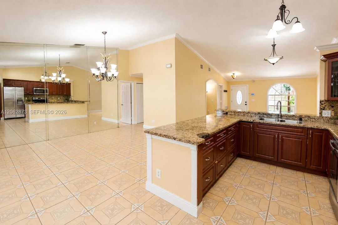 En Venta: $585,000 (3 camas, 2 baños, 1684 Pies cuadrados)