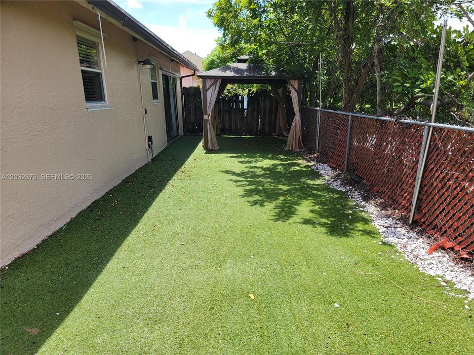En Venta: $585,000 (3 camas, 2 baños, 1684 Pies cuadrados)