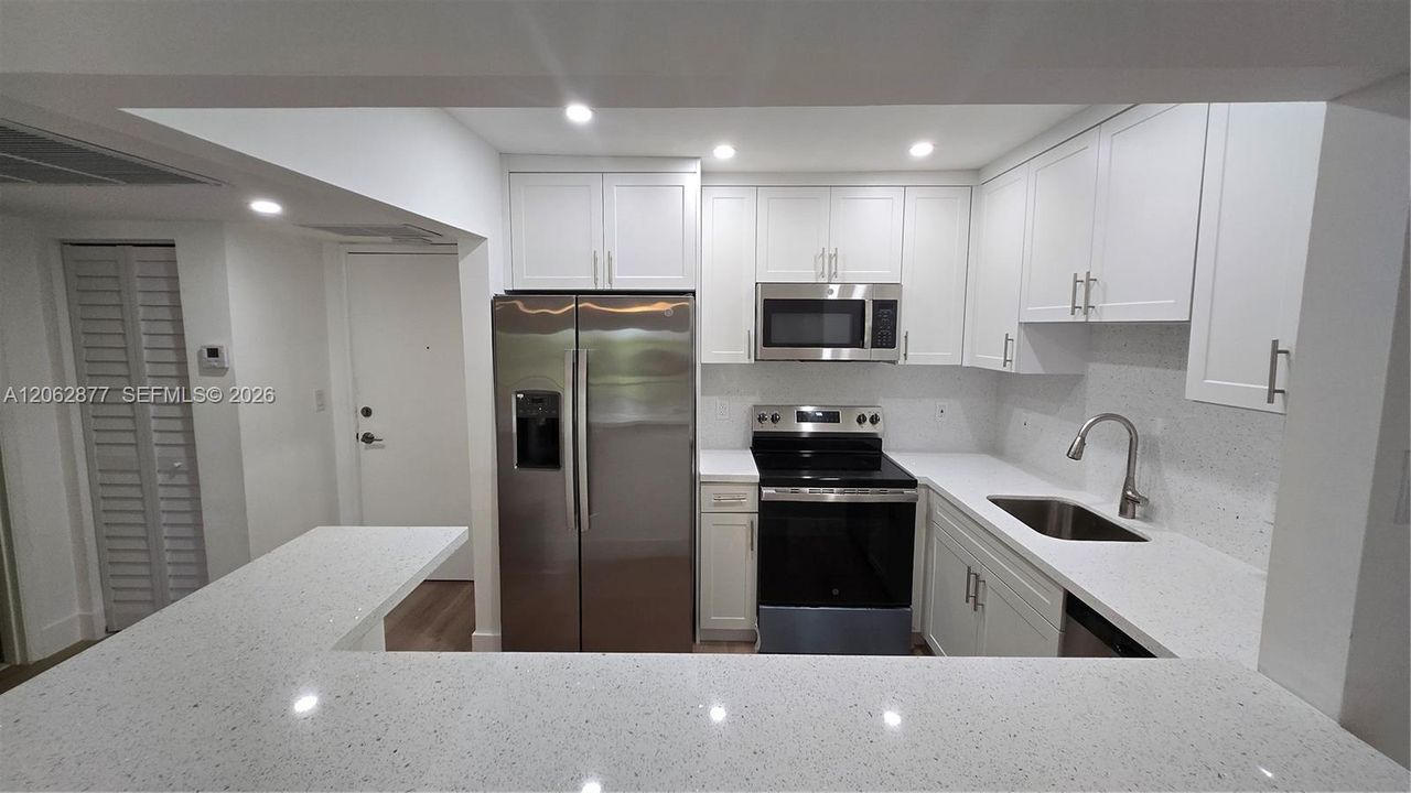 For Rent: $1,850 (1 beds, 1 baths, 675 Square Feet)