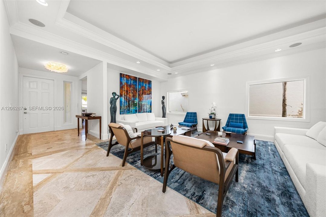 В аренду: $27,000 (6 спален, 6 ванн, 4007 Квадратных фут)