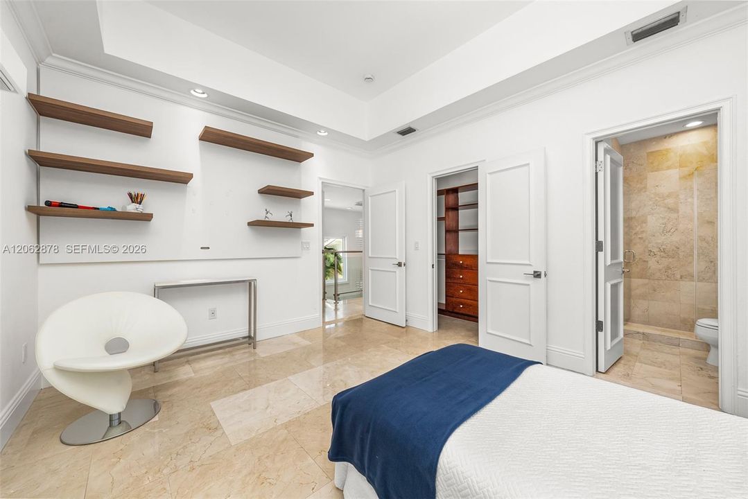 В аренду: $27,000 (6 спален, 6 ванн, 4007 Квадратных фут)