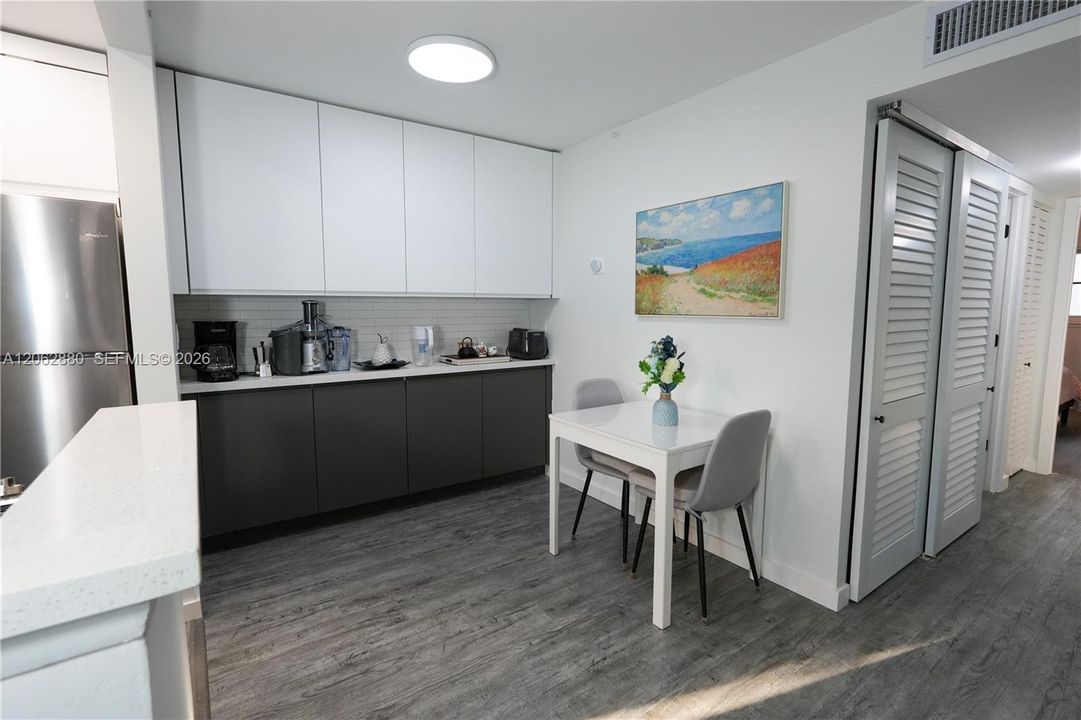 В аренду: $2,200 (2 спален, 2 ванн, 910 Квадратных фут)
