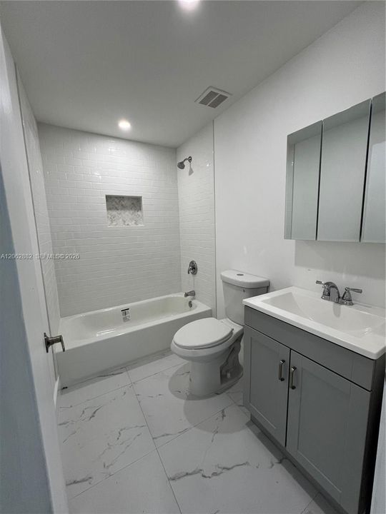 В аренду: $2,100 (1 спален, 1 ванн, 1746 Квадратных фут)