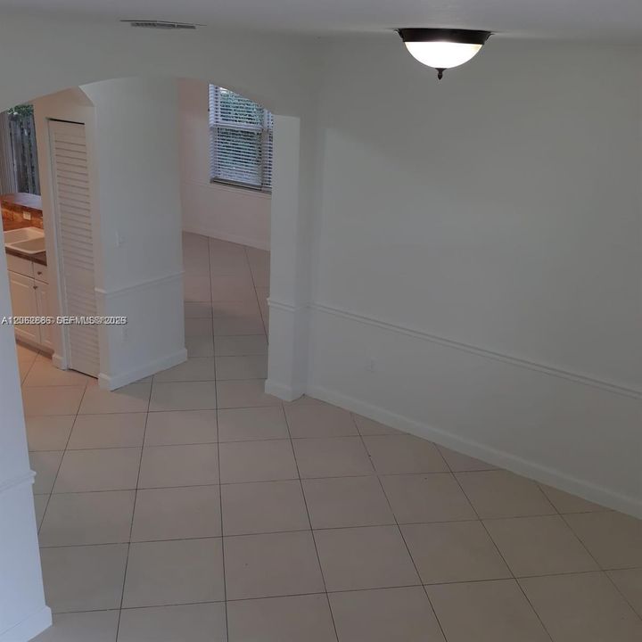 En Renta: $2,000 (3 camas, 3 baños, 1234 Pies cuadrados)
