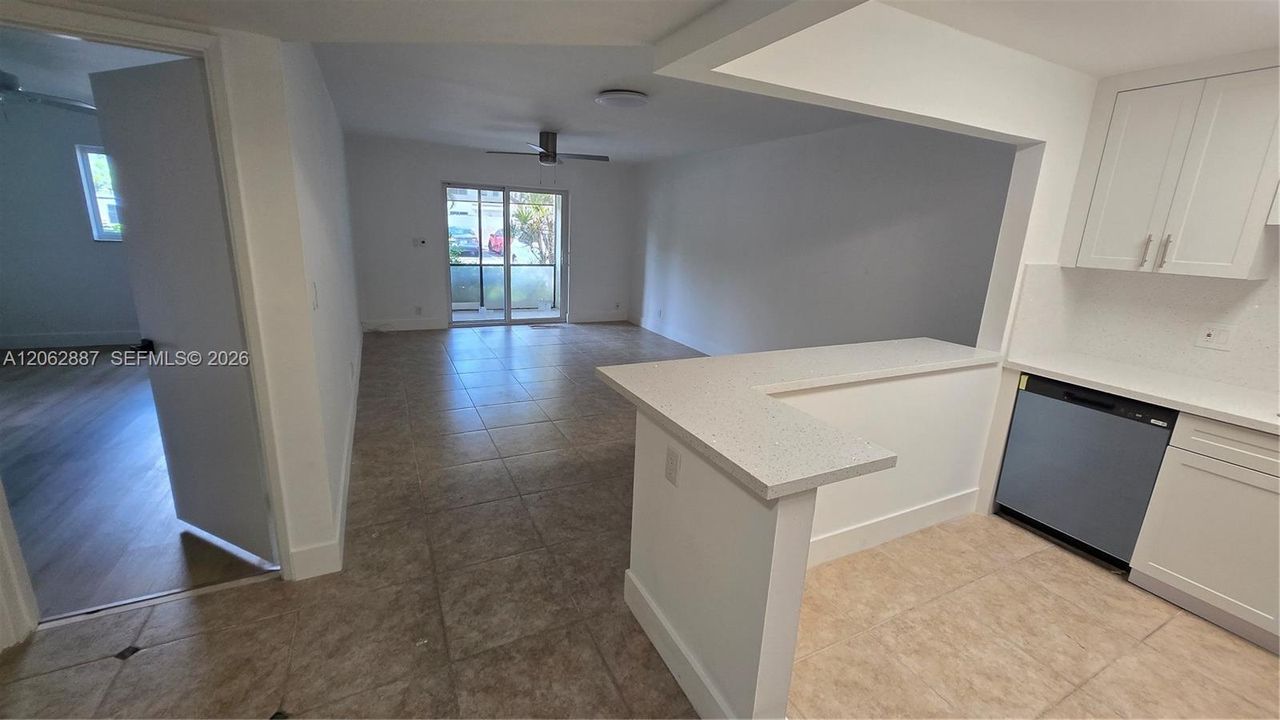 For Rent: $1,850 (1 beds, 1 baths, 675 Square Feet)