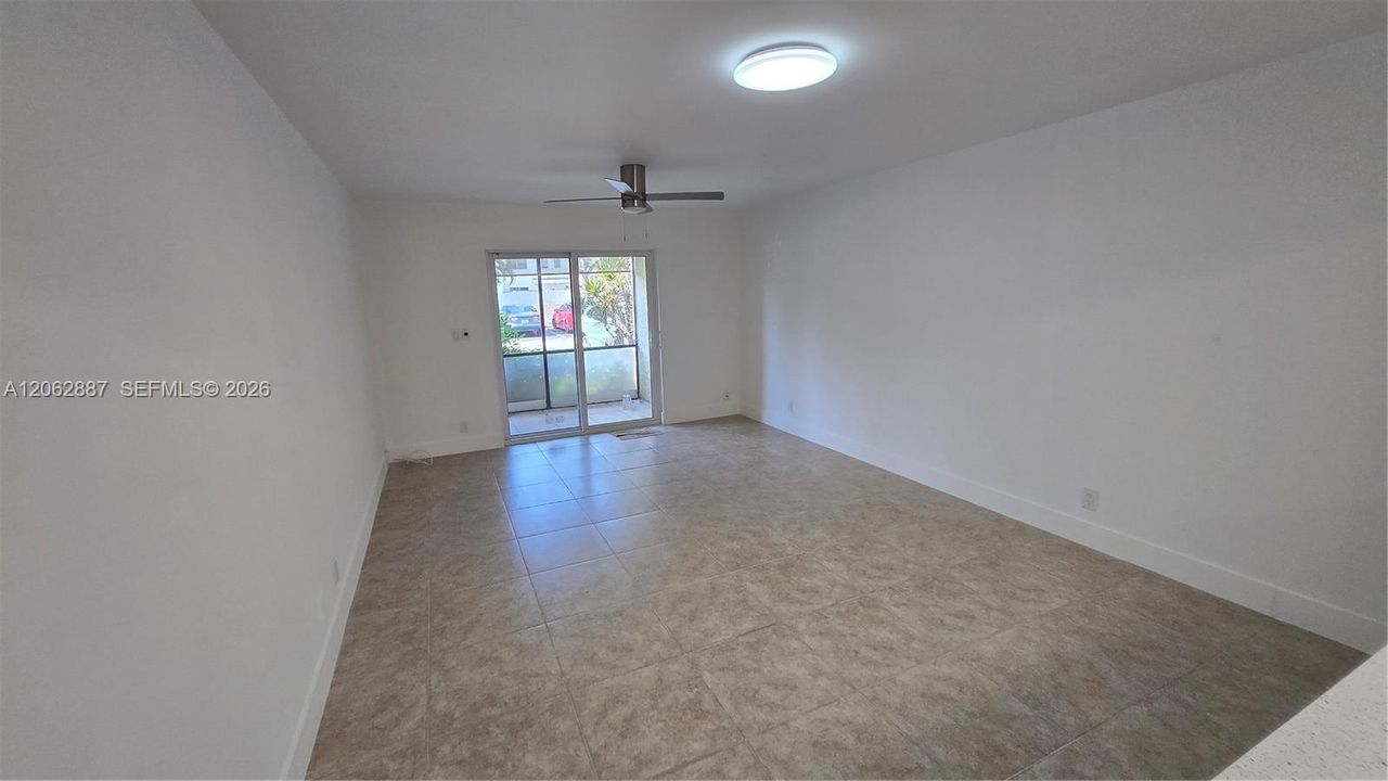 For Rent: $1,850 (1 beds, 1 baths, 675 Square Feet)