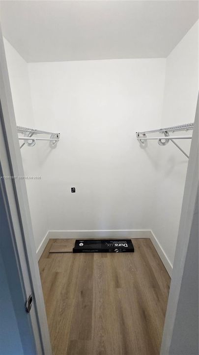 For Rent: $1,850 (1 beds, 1 baths, 675 Square Feet)
